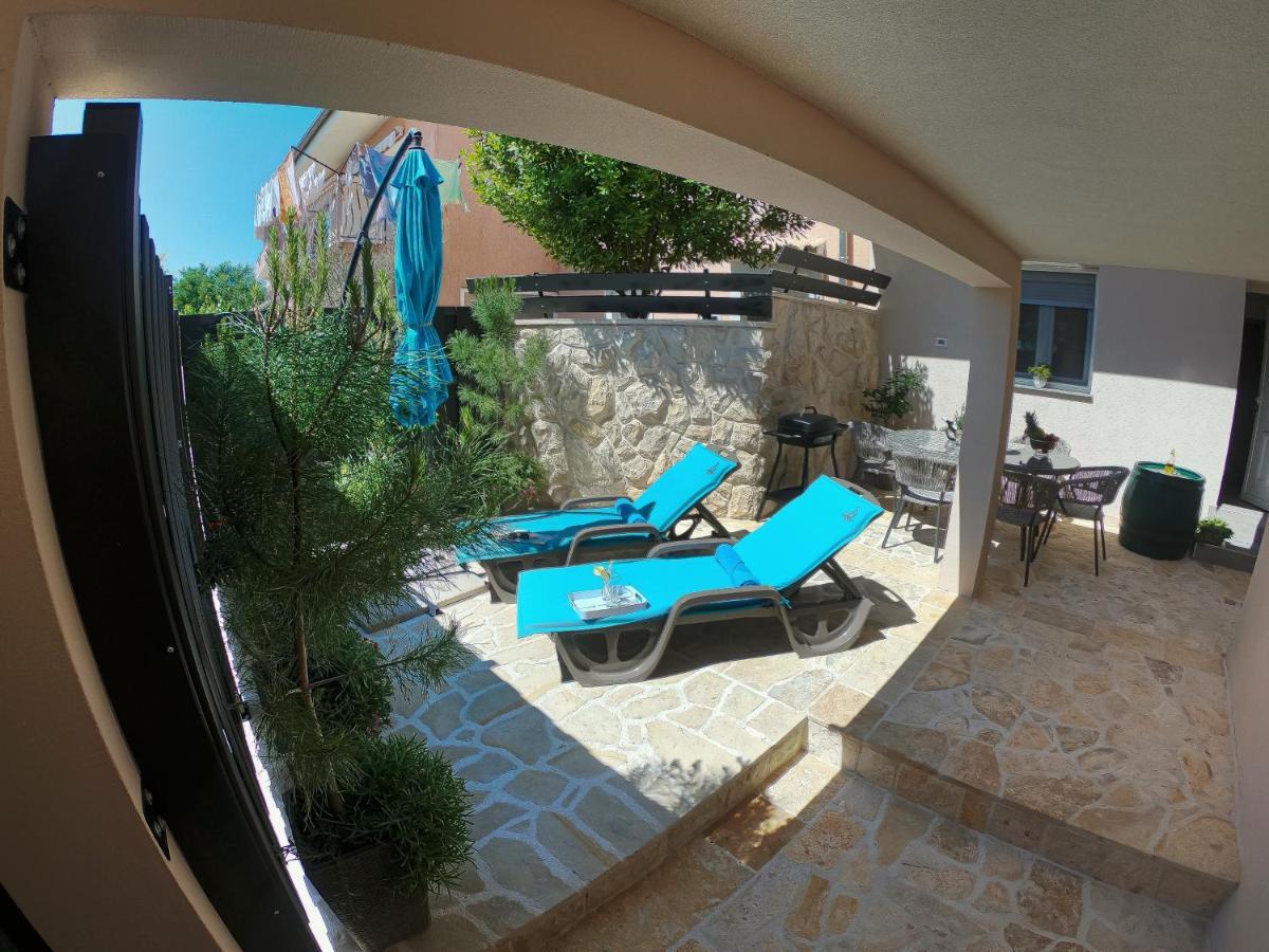 Stela - Private Terrace & Parking Apartment