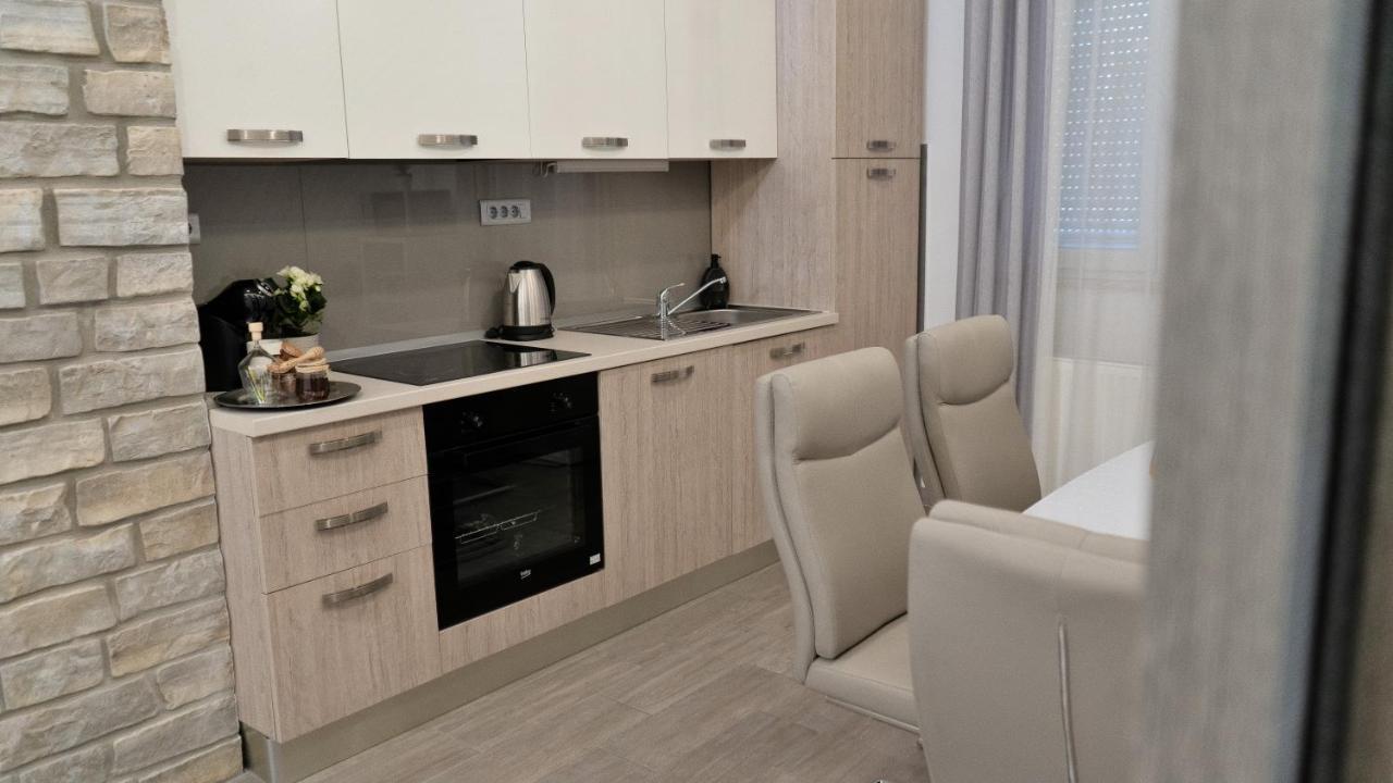 Appartement Stela - Private Terrace & Parking Zadar