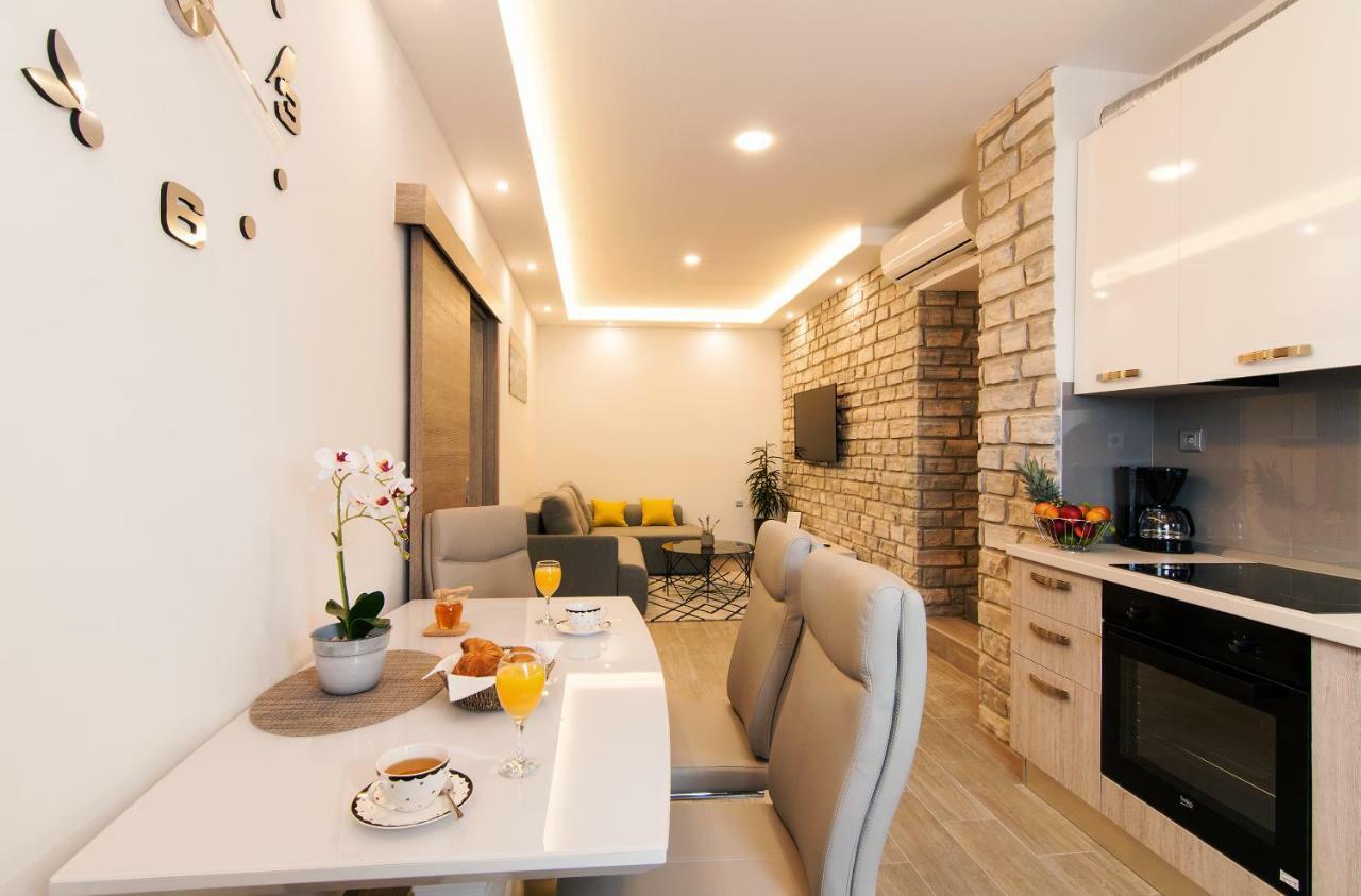 Stela - Private Terrace & Parking Zadar